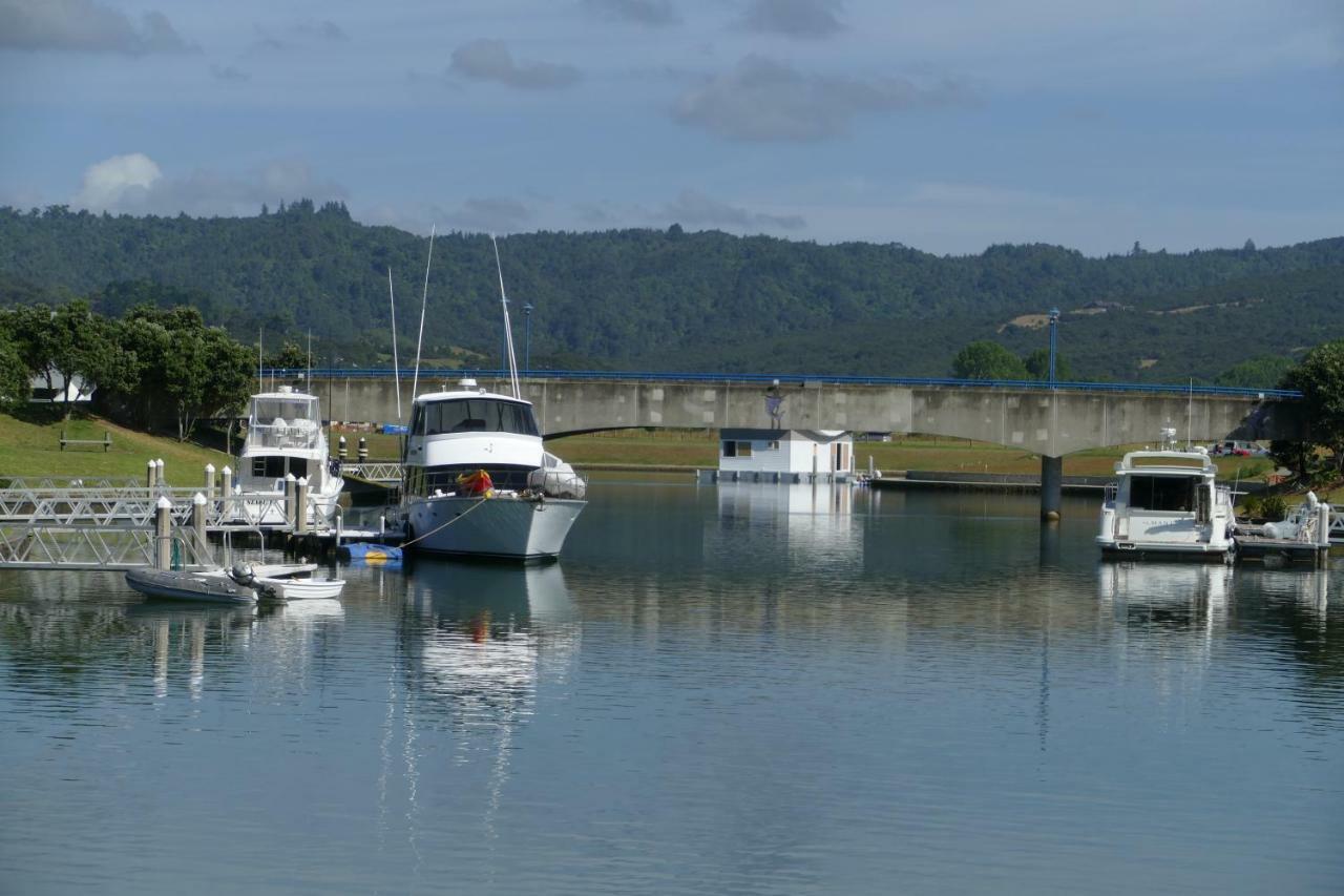 Casa Aquila Bed and Breakfast Whitianga Exteriör bild